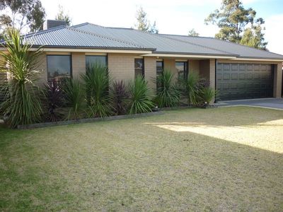 28 Dunheved Circle, Dubbo