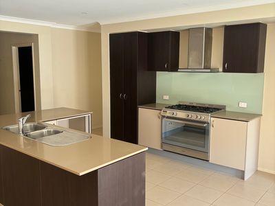 6 Head Court, Seymour