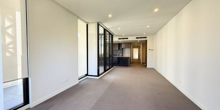 3402 / 5 Gadigal Avenue, Waterloo