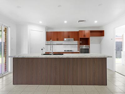 33 Birch Drive, Hamlyn Terrace