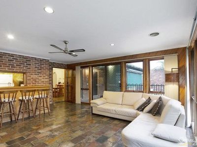 130 Oaktree Drive, Hampton Park