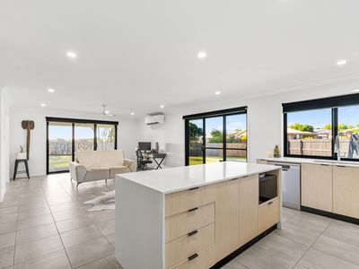 11 Hann Close, Rural View