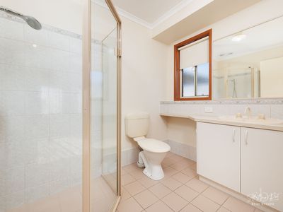 8 IAN COURT, Wodonga