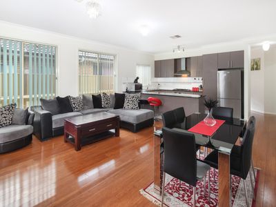 8 Brearley Avenue, Middleton Grange