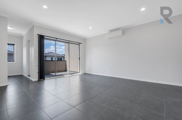 23 / 64 Escapade Boulevard, Craigieburn