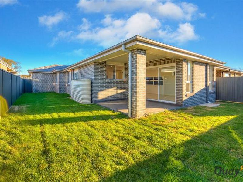 30 Hollows Dr, Oran Park
