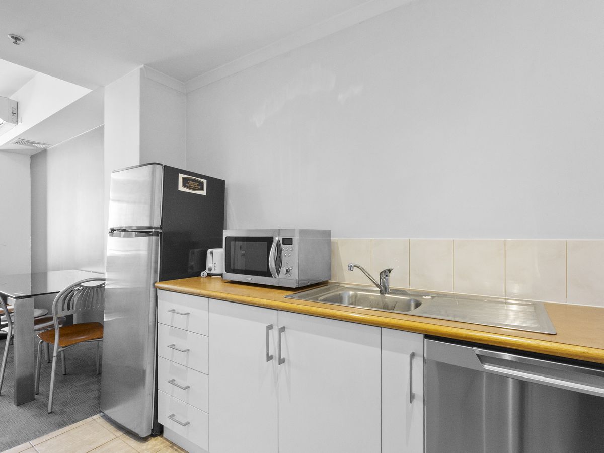 1002 / 12 Victoria Avenue, Perth