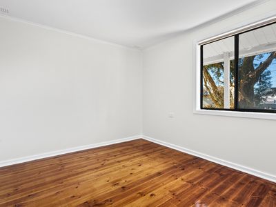 12 Caloola Avenue, Koonawarra