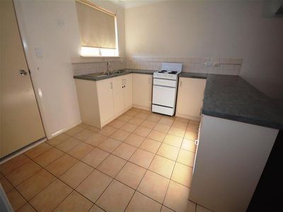 5 / 1 Cowra Drive, Newman