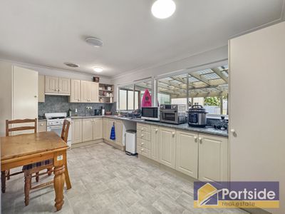 4 Poilus Parade, Tanilba Bay