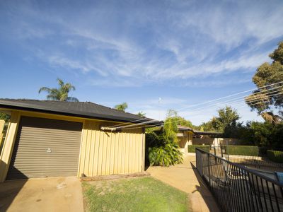 2 Cedar Court, Dubbo