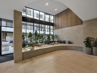 1605  / 2 Furzer Street, Phillip