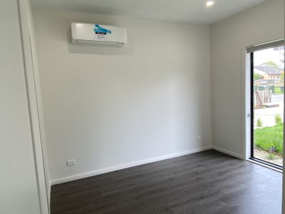 1 / 18 Whitelaw Street, Reservoir