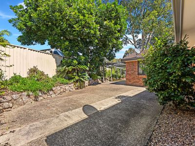 10 TAROURGA PLACE, Dalmeny