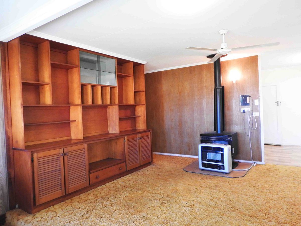 37 CANOPUS CIRCUIT, Atherton