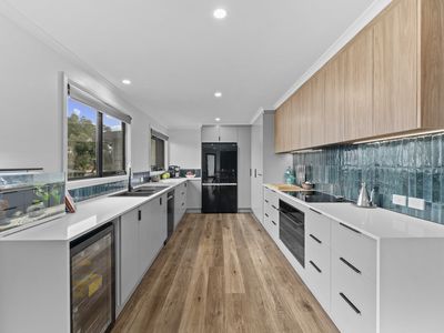 572 Woodbridge Hill Road, Gardners Bay