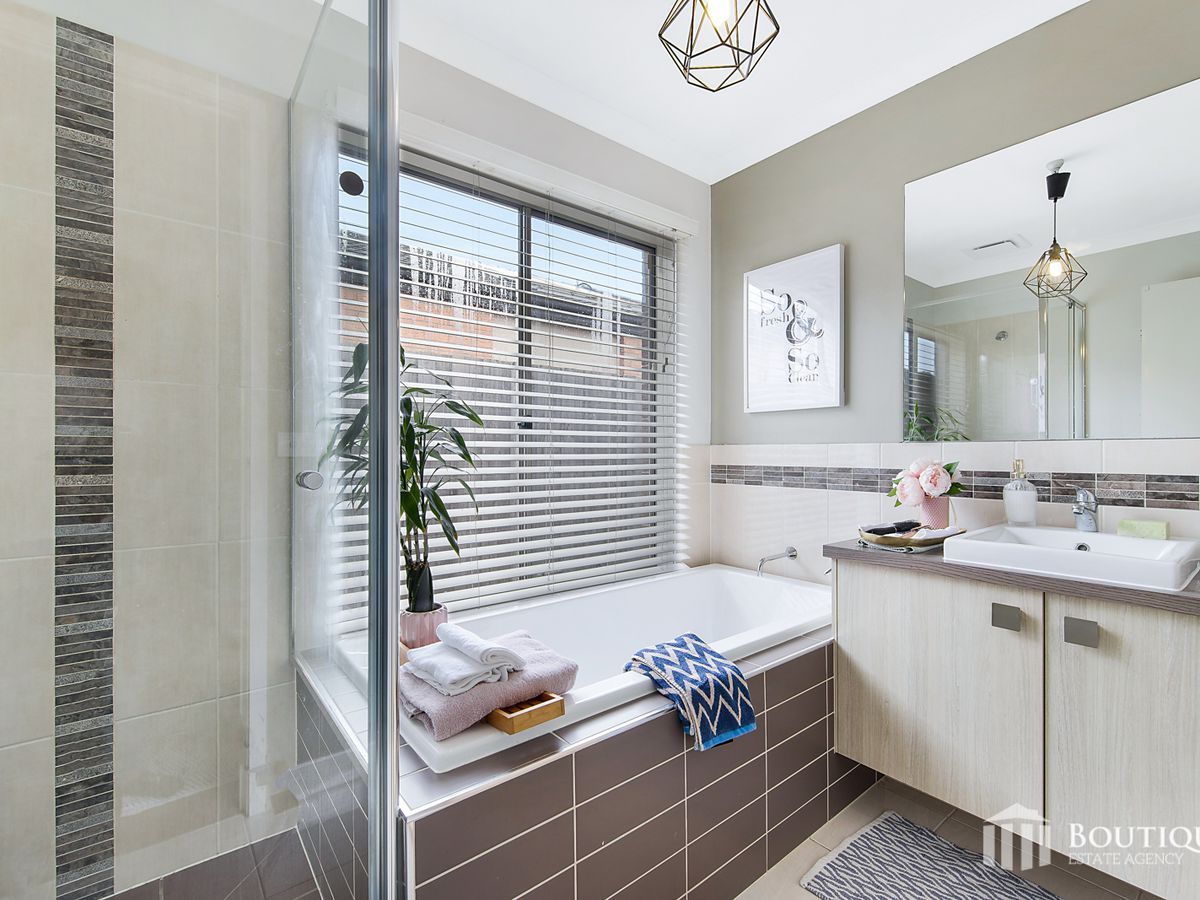 13 Celestine Drive, Officer
