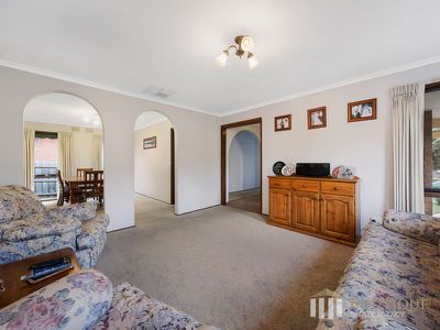 12 Huxley Avenue, Dandenong North