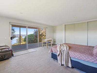 100 Jacksons Road, Franklin