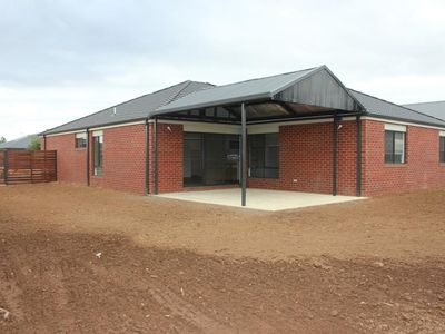 18 BIRKDALE SQUARE, Tatura
