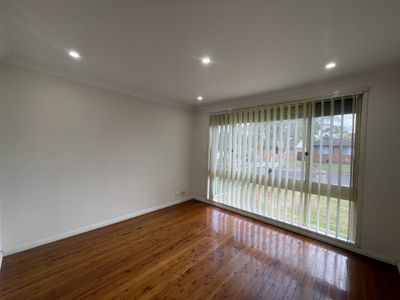 1 Barnfield Place, Dean Park