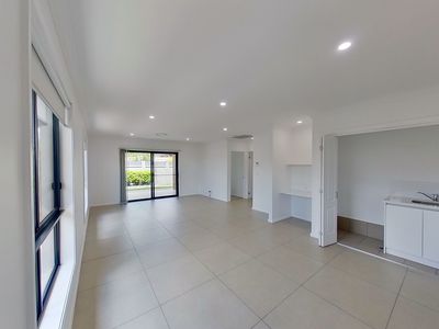 'Lakeview' / 2 Fountain Circuit, Dubbo