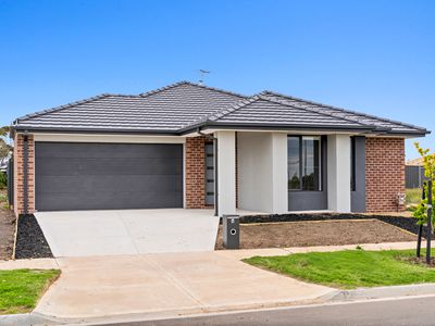 4 Portulaca Avenue, Manor Lakes