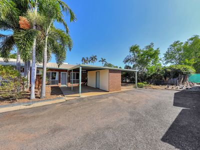 2 / 95 Essington Avenue, Gray