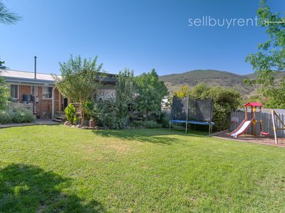 11 BANOOL ROAD, Tallangatta