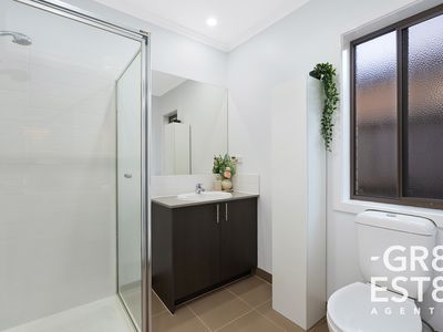 8 Dedina Walk, Dandenong