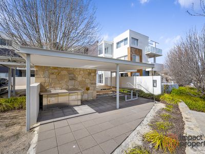 3 / 4 Thadoona Street, Crace