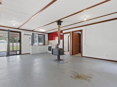 14 Railway Avenue, North Dandalup