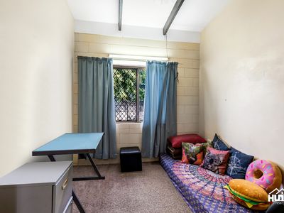 60 Hollywood Boulevard, White Rock