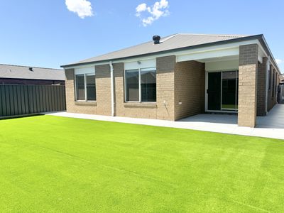 18 Ebbsfleet Crescent, Strathtulloh