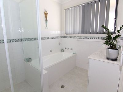 9 Undara Circuit, Forster