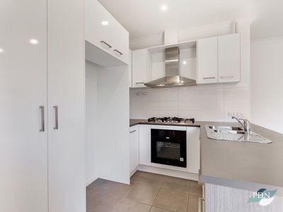 2 / 13 Edgar Street, Werribee