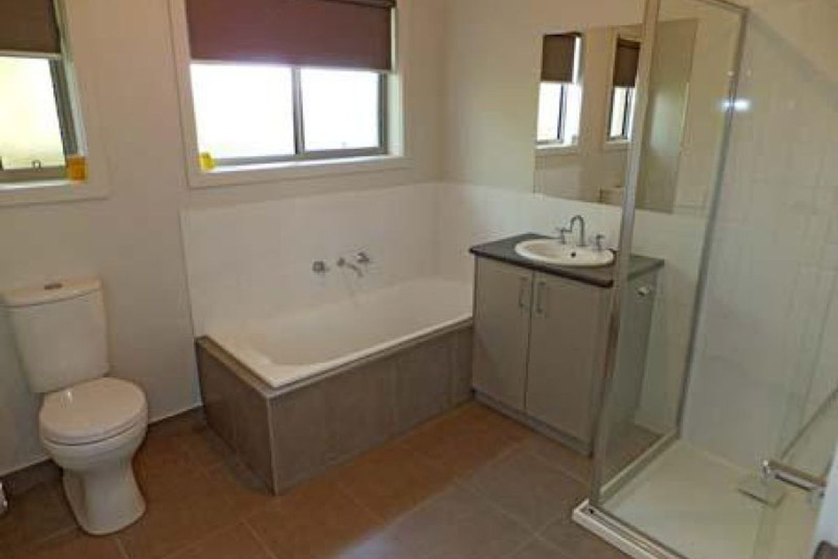 2 / 6 Tweddle Street, Kyabram