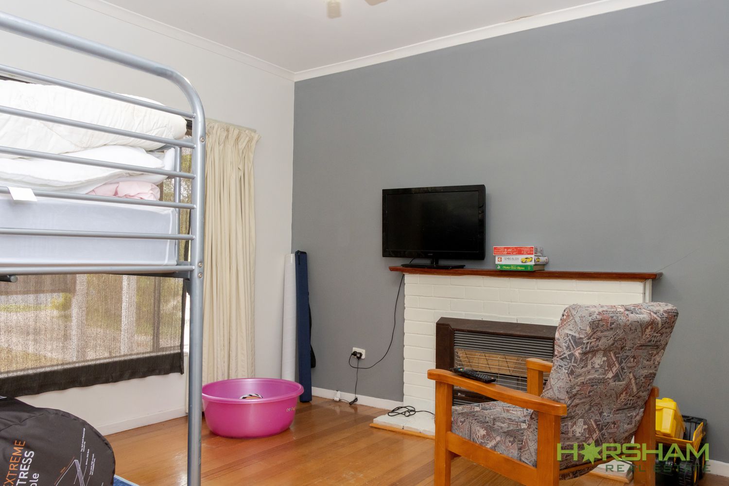 6 Churchill Road, Horsham