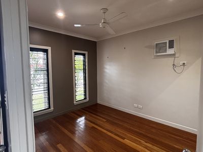 17 Sheerwater Parade, Douglas