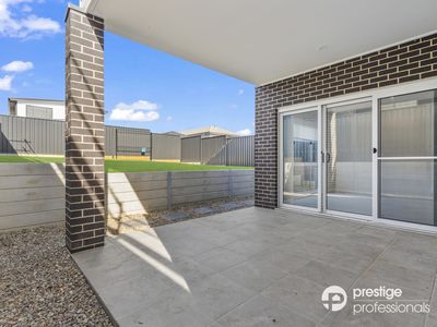 72 Eighth Avenue, Austral
