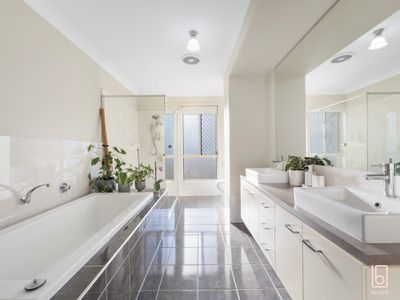 4 Wirruna Street, Woongarrah