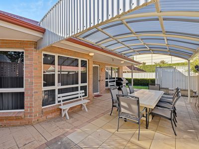 16 Amber Woods Drive, Glenside