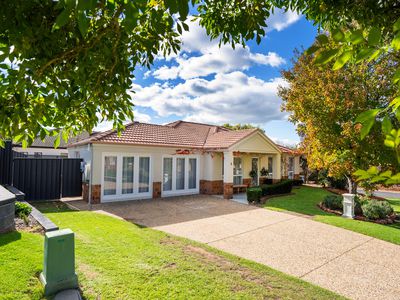 4 Hillock Avenue, East Albury