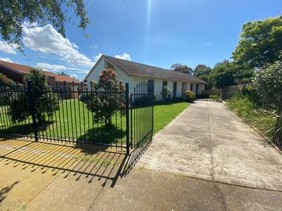 95 Chirnside Avenue, Werribee