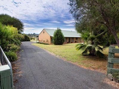43 Willow Way, Table Top