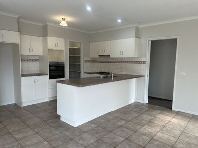 1 Louisa Place, Warrnambool