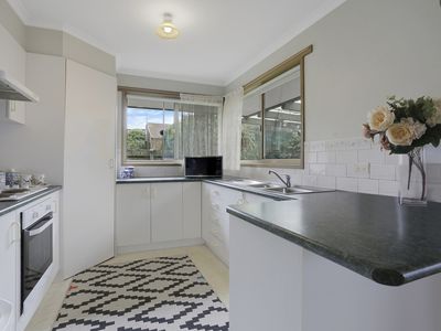 2 / 5 Mahoneys Road, Warrnambool