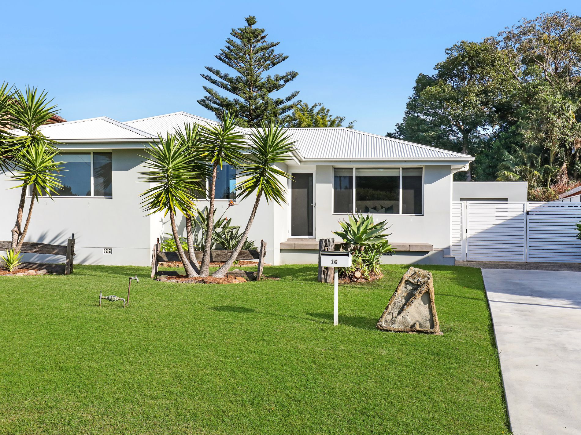 16 Louis Street, Corrimal