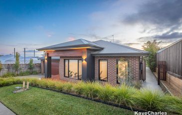 14 Cowdray Crescent, Officer