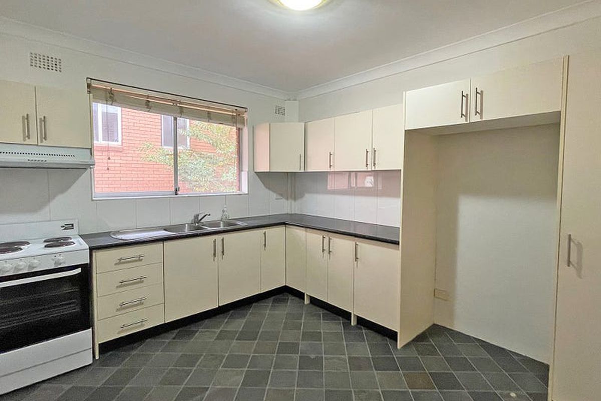 5 / 6 Eastbourne Road, Homebush West